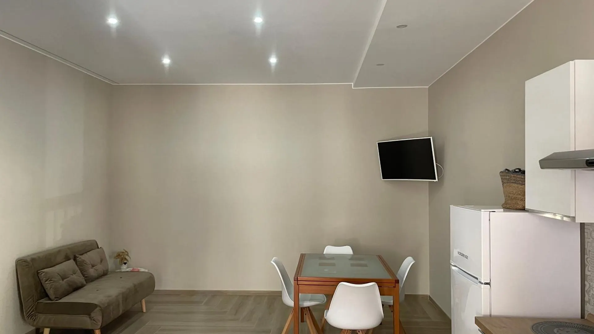 Central Apartment Avola 0*,